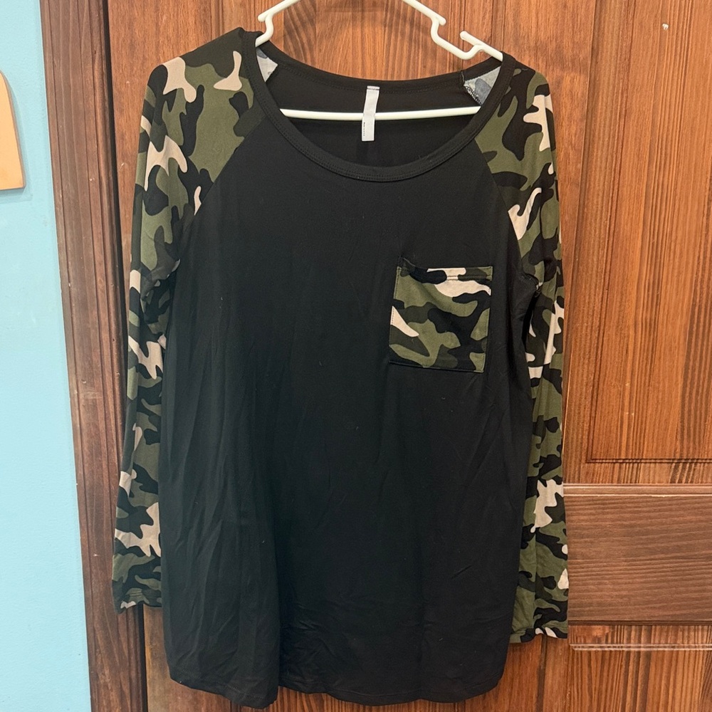 Camouflage Sleeve Long Sleeve Women's Top